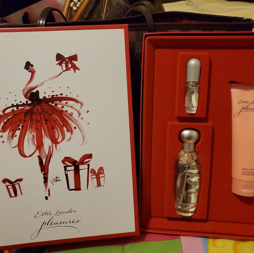 Estee Lauder Pleasures Set SOLD - Picture 1 of 2